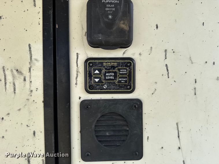 image for item DR0991 2018 Forest River Wildcat 37B camper