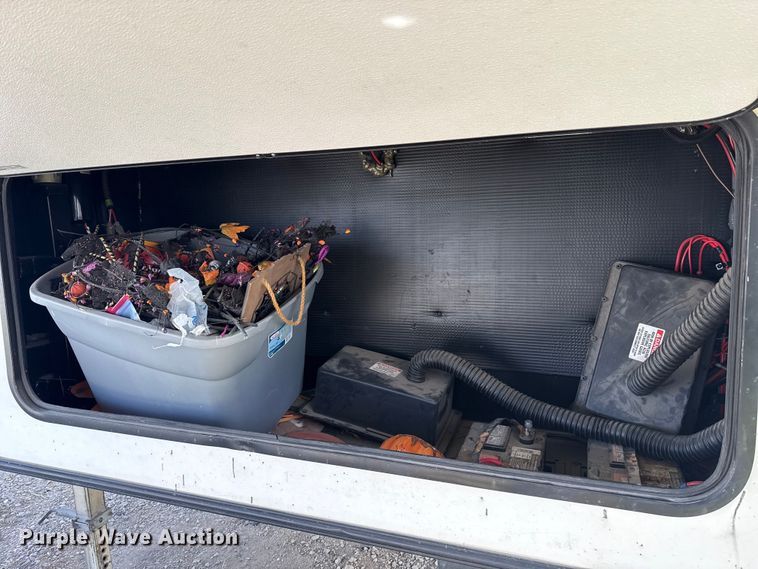 image for item DR0991 2018 Forest River Wildcat 37B camper