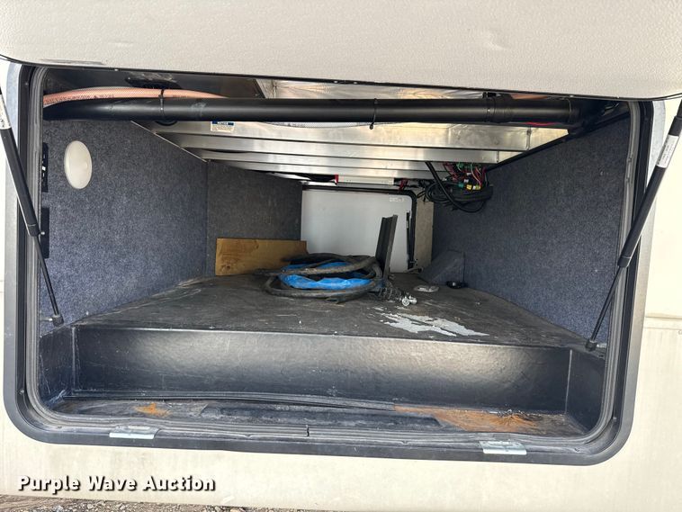 image for item DR0991 2018 Forest River Wildcat 37B camper