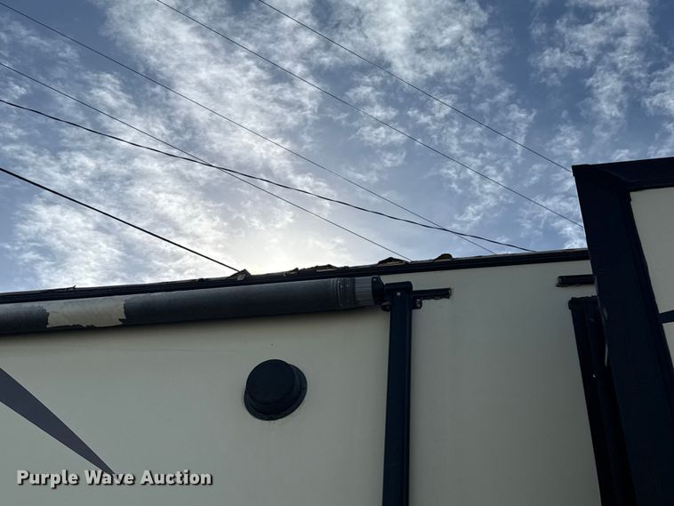 image for item DR0991 2018 Forest River Wildcat 37B camper