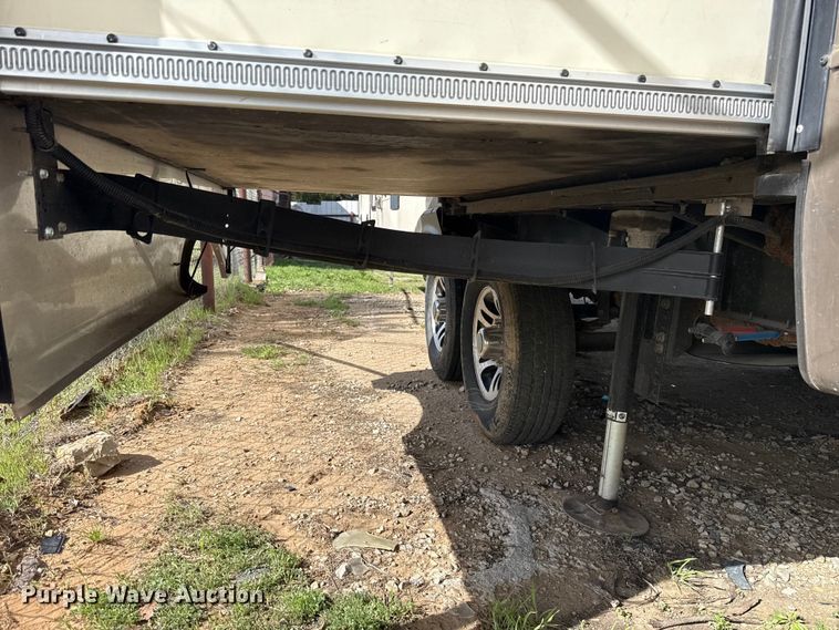 image for item DR0991 2018 Forest River Wildcat 37B camper