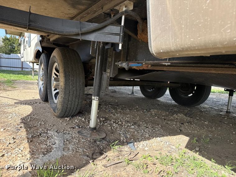 image for item DR0991 2018 Forest River Wildcat 37B camper