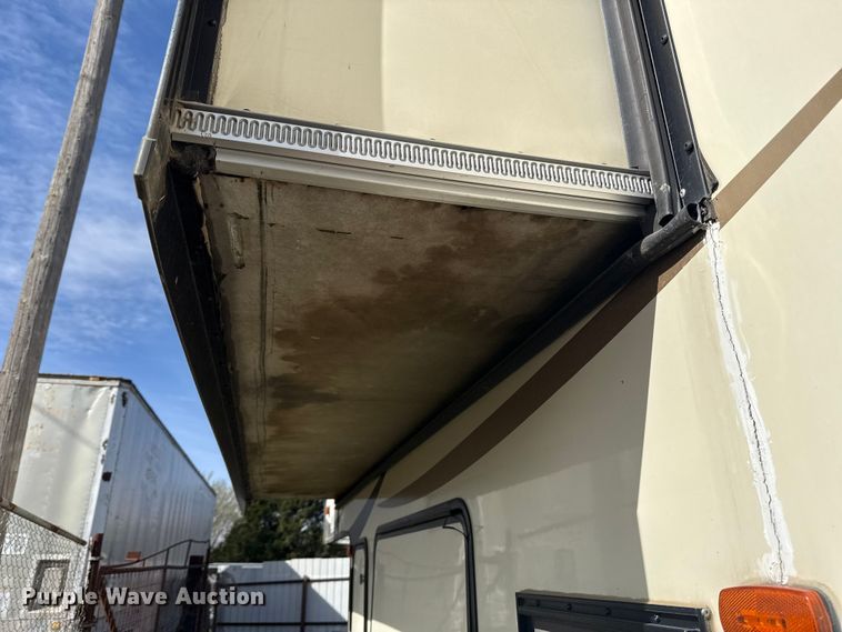 image for item DR0991 2018 Forest River Wildcat 37B camper