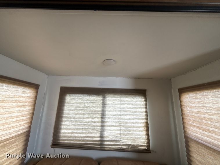 image for item DR0991 2018 Forest River Wildcat 37B camper