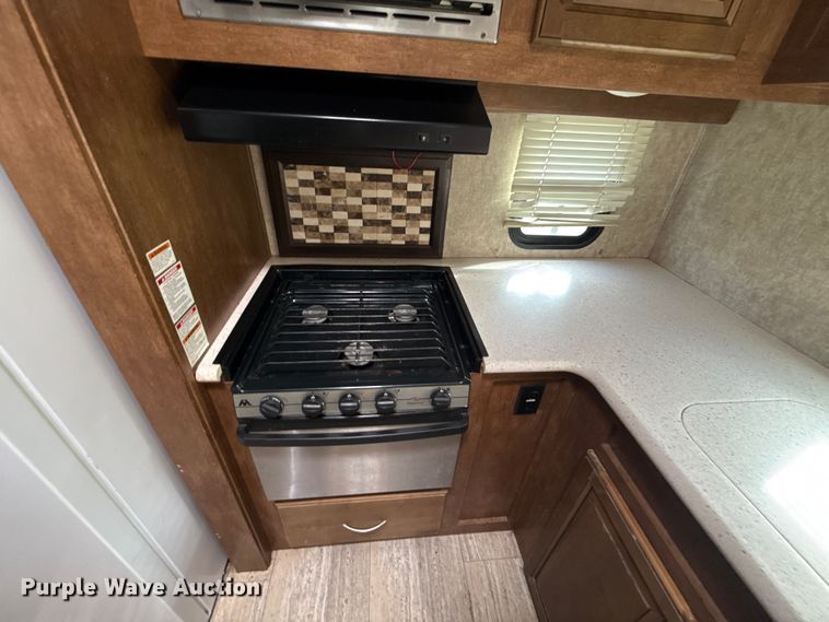 image for item DR0991 2018 Forest River Wildcat 37B camper