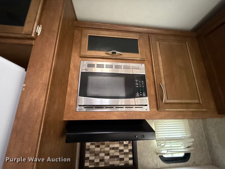 image for item DR0991 2018 Forest River Wildcat 37B camper