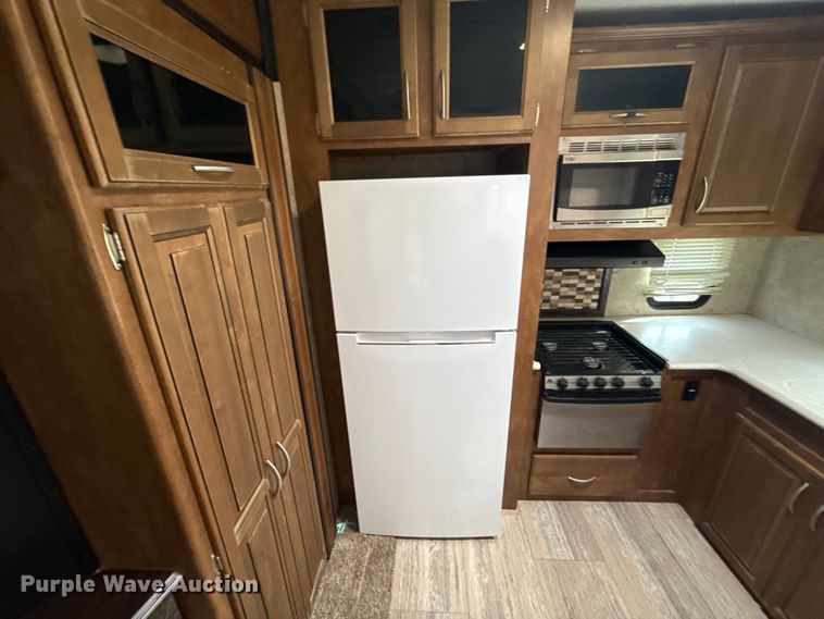 image for item DR0991 2018 Forest River Wildcat 37B camper