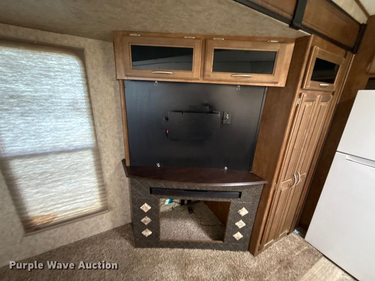 image for item DR0991 2018 Forest River Wildcat 37B camper