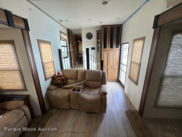 image for item DR0991 2018 Forest River Wildcat 37B camper