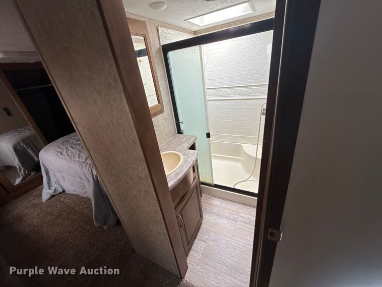 image for item DR0991 2018 Forest River Wildcat 37B camper