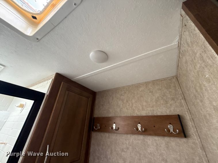 image for item DR0991 2018 Forest River Wildcat 37B camper