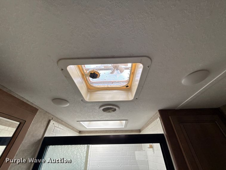 image for item DR0991 2018 Forest River Wildcat 37B camper