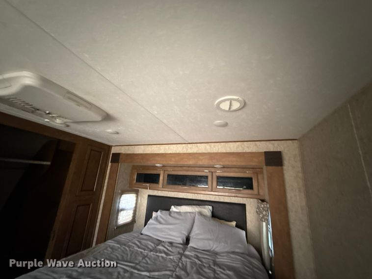 image for item DR0991 2018 Forest River Wildcat 37B camper