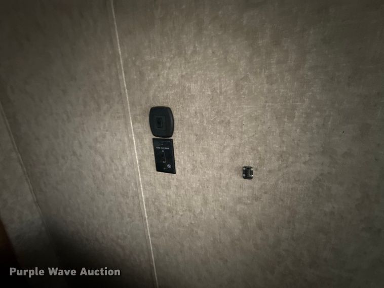 image for item DR0991 2018 Forest River Wildcat 37B camper