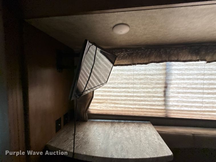 image for item DR0991 2018 Forest River Wildcat 37B camper