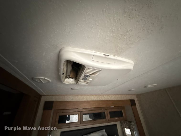 image for item DR0991 2018 Forest River Wildcat 37B camper