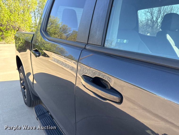 image for item DR1030 2023 Chevrolet Silverado 1500 Crew Cab pickup truck