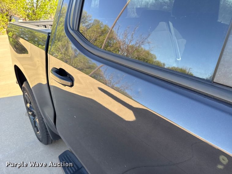 image for item DR1030 2023 Chevrolet Silverado 1500 Crew Cab pickup truck