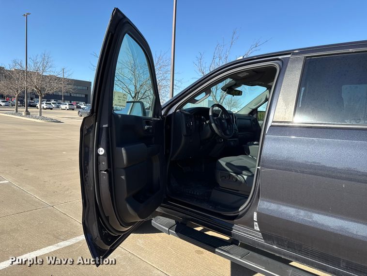 image for item DR1030 2023 Chevrolet Silverado 1500 Crew Cab pickup truck