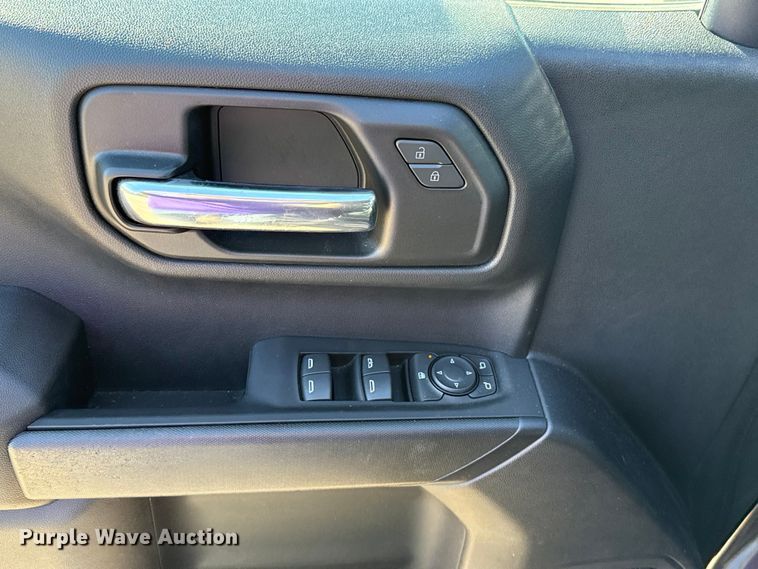 image for item DR1030 2023 Chevrolet Silverado 1500 Crew Cab pickup truck