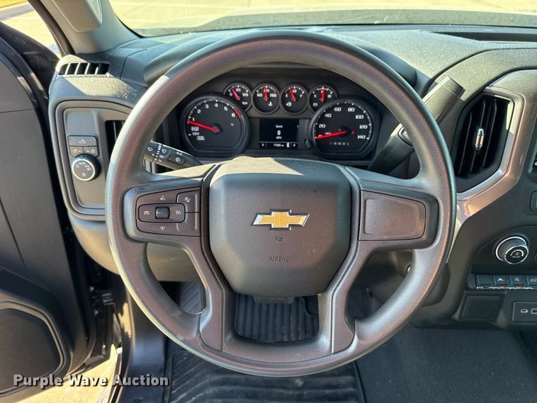 image for item DR1030 2023 Chevrolet Silverado 1500 Crew Cab pickup truck