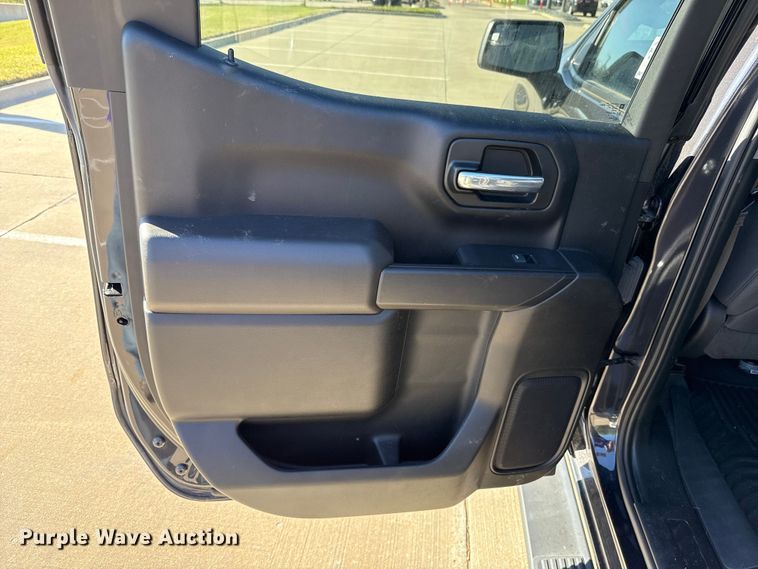 image for item DR1030 2023 Chevrolet Silverado 1500 Crew Cab pickup truck