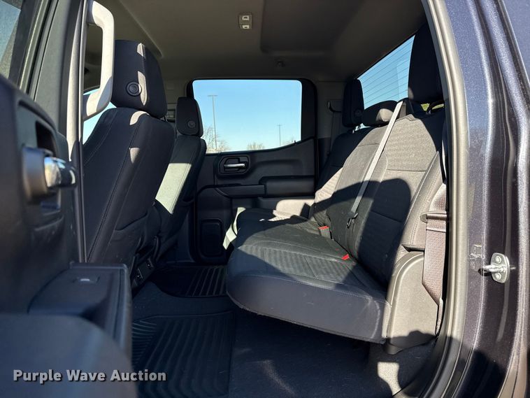 image for item DR1030 2023 Chevrolet Silverado 1500 Crew Cab pickup truck