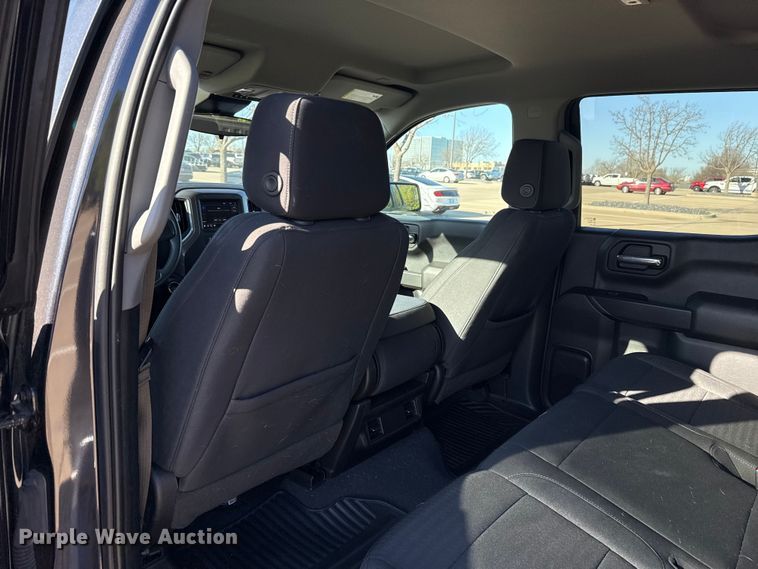 image for item DR1030 2023 Chevrolet Silverado 1500 Crew Cab pickup truck