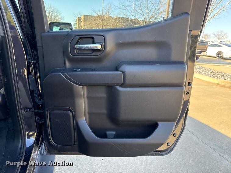 image for item DR1030 2023 Chevrolet Silverado 1500 Crew Cab pickup truck