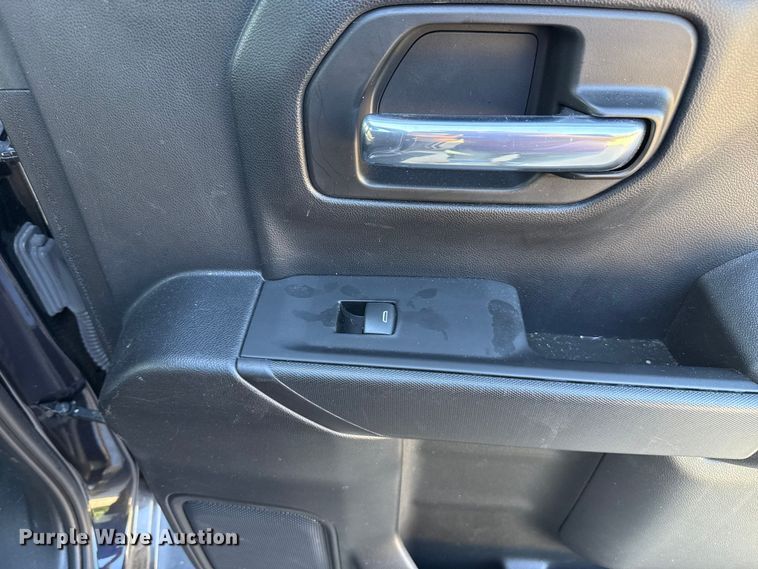 image for item DR1030 2023 Chevrolet Silverado 1500 Crew Cab pickup truck