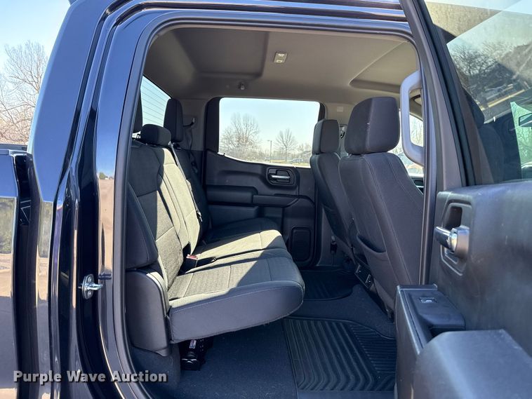 image for item DR1030 2023 Chevrolet Silverado 1500 Crew Cab pickup truck