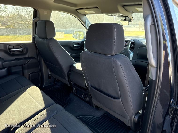 image for item DR1030 2023 Chevrolet Silverado 1500 Crew Cab pickup truck