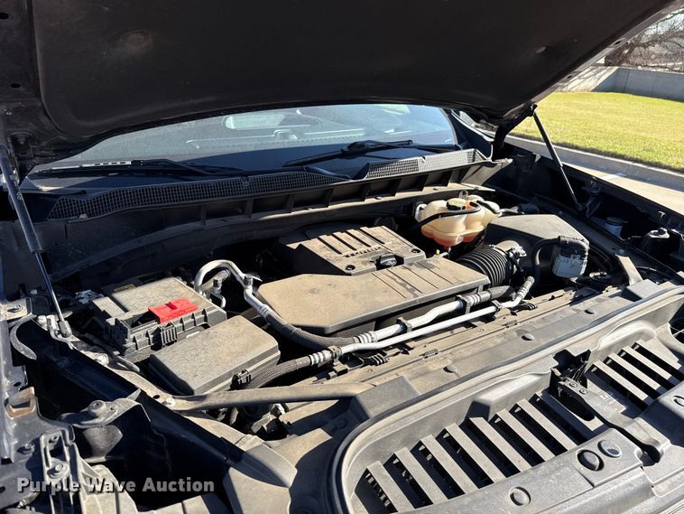 image for item DR1030 2023 Chevrolet Silverado 1500 Crew Cab pickup truck