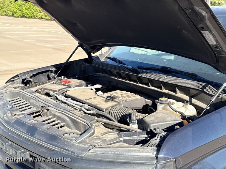 image for item DR1030 2023 Chevrolet Silverado 1500 Crew Cab pickup truck