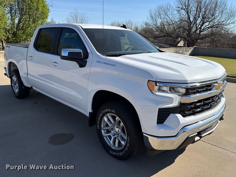 image for item DR1031 2023 Chevrolet Silverado 1500 Crew Cab pickup truck