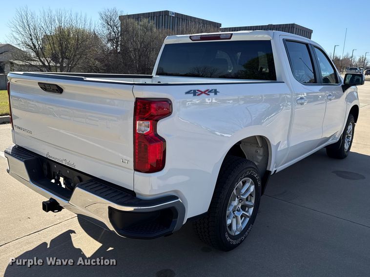 image for item DR1031 2023 Chevrolet Silverado 1500 Crew Cab pickup truck