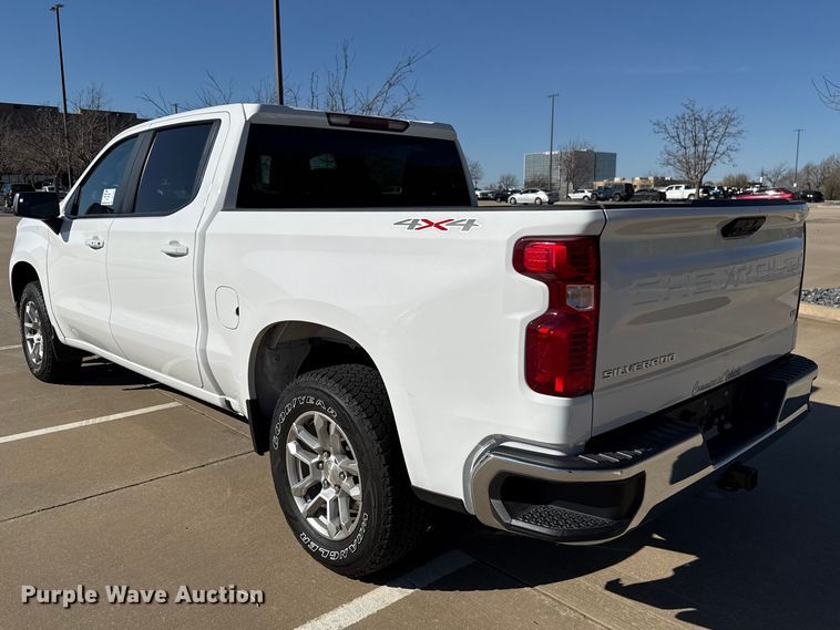 image for item DR1031 2023 Chevrolet Silverado 1500 Crew Cab pickup truck