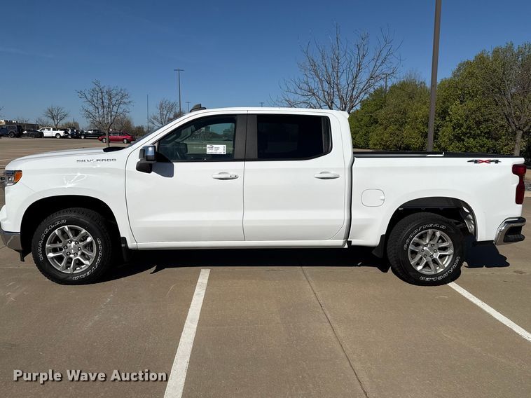 image for item DR1031 2023 Chevrolet Silverado 1500 Crew Cab pickup truck