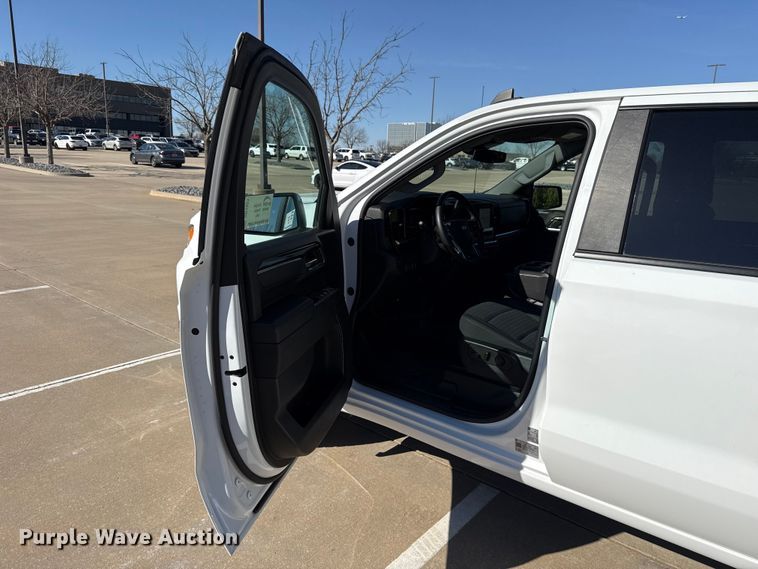 image for item DR1031 2023 Chevrolet Silverado 1500 Crew Cab pickup truck