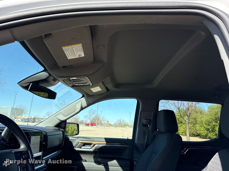 image for item DR1031 2023 Chevrolet Silverado 1500 Crew Cab pickup truck