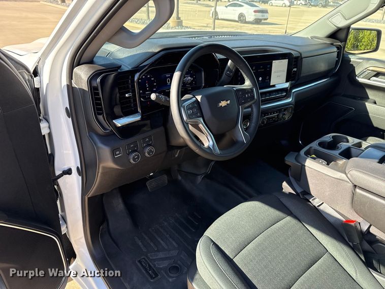 image for item DR1031 2023 Chevrolet Silverado 1500 Crew Cab pickup truck