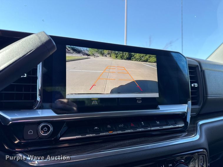 image for item DR1031 2023 Chevrolet Silverado 1500 Crew Cab pickup truck