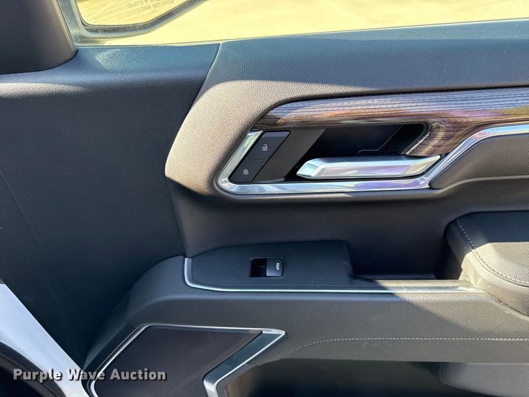 image for item DR1031 2023 Chevrolet Silverado 1500 Crew Cab pickup truck