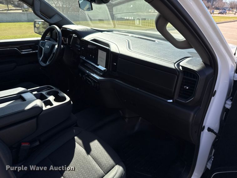 image for item DR1031 2023 Chevrolet Silverado 1500 Crew Cab pickup truck