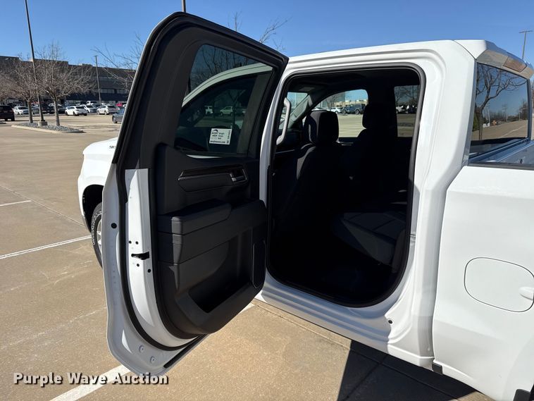 image for item DR1031 2023 Chevrolet Silverado 1500 Crew Cab pickup truck