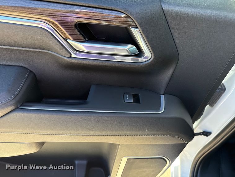 image for item DR1031 2023 Chevrolet Silverado 1500 Crew Cab pickup truck