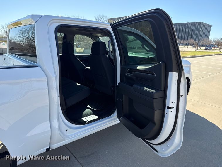 image for item DR1031 2023 Chevrolet Silverado 1500 Crew Cab pickup truck