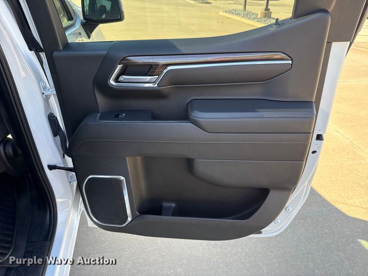 image for item DR1031 2023 Chevrolet Silverado 1500 Crew Cab pickup truck