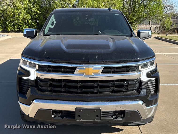 image for item DR1032 2023 Chevrolet Silverado 1500 Crew Cab pickup truck