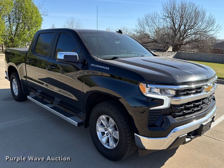 image for item DR1032 2023 Chevrolet Silverado 1500 Crew Cab pickup truck